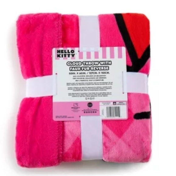 Hello Kitty "Rainy Day Kitty" 50" x 60" Cloud / Faux Fur Throw Blanket - Picture 5 of 7
